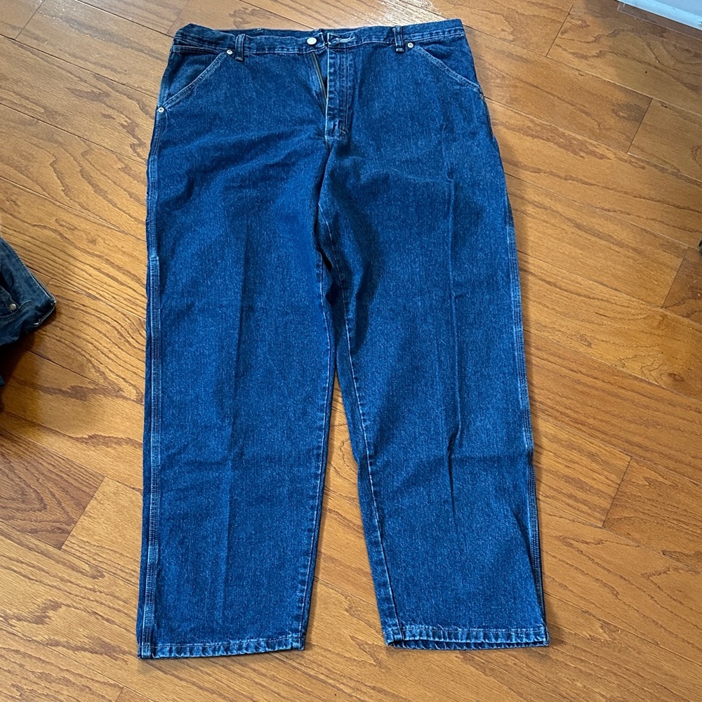 Wrangler Men's Relaxed Fit Jeans in Classic Blue